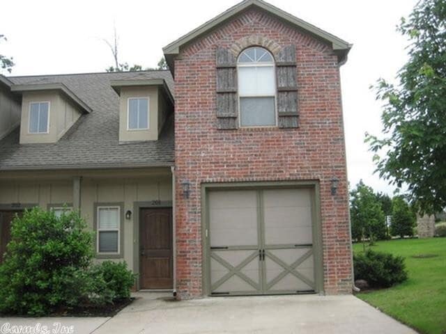 Building Photo - Maumelle Townhome