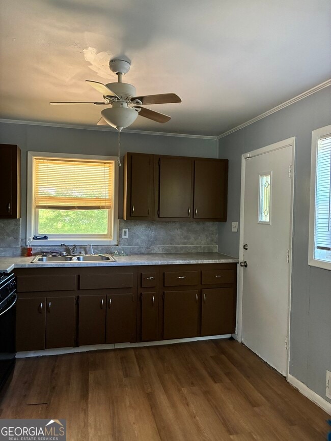 Photo - 240 Springside Dr SE