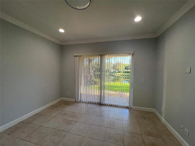 Photo - 3318 Lakeside Dr