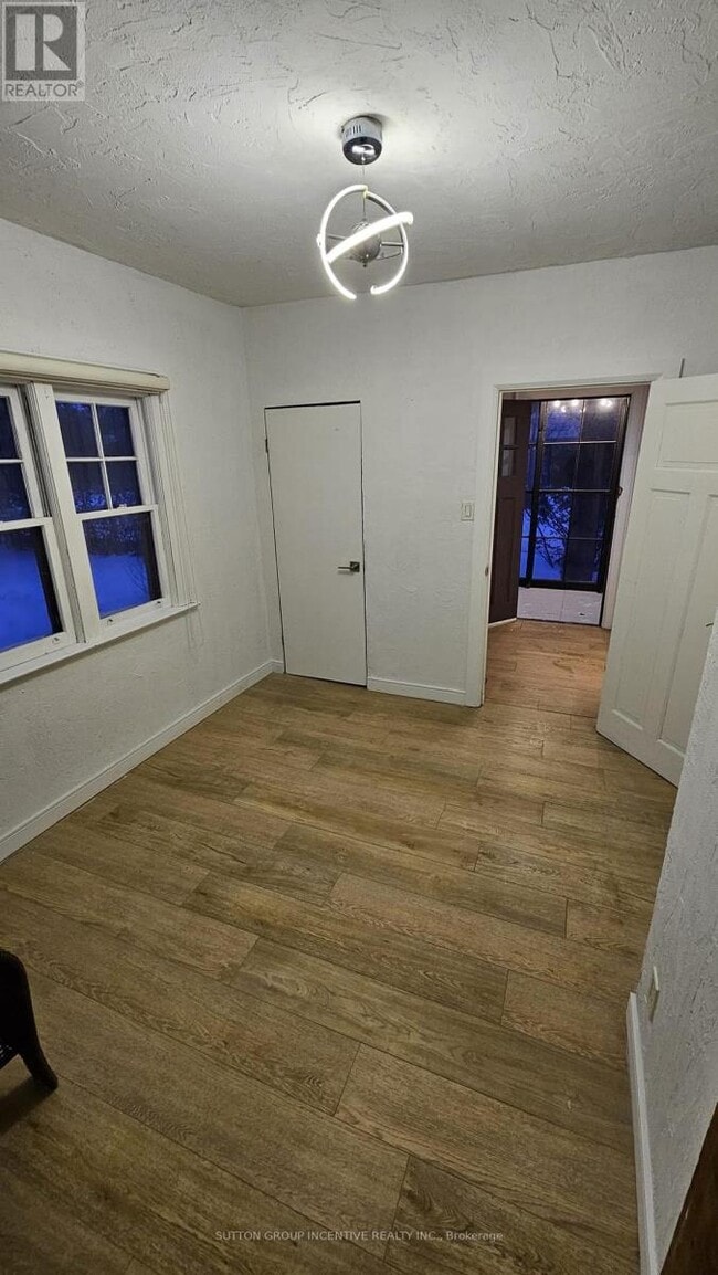 Photo - 233 Ellerslie Ave