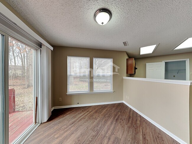 Photo - 11 Lowell Ct