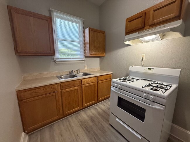 Photo - 545 W State St Unit #1