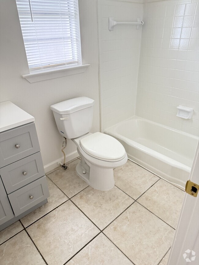 Building Photo - 6484 Park Manor Dr Rental