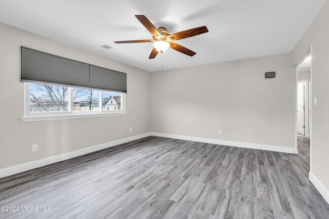 Photo - 611 Lareine Ave