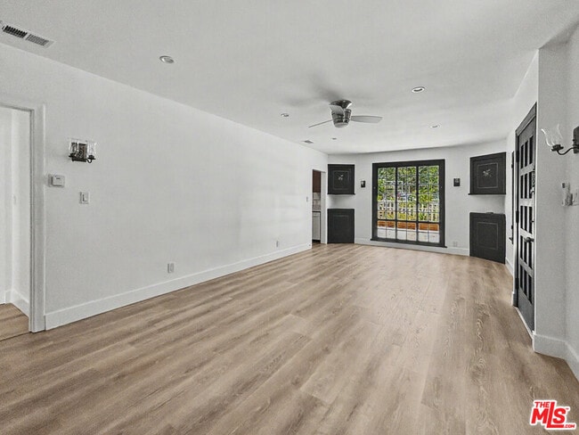 Photo - 2139 Holly Dr