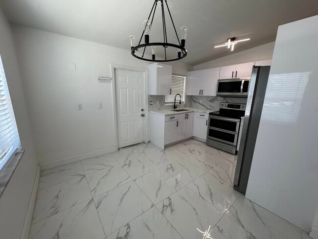 Photo - 508 Palm Ave Townhome