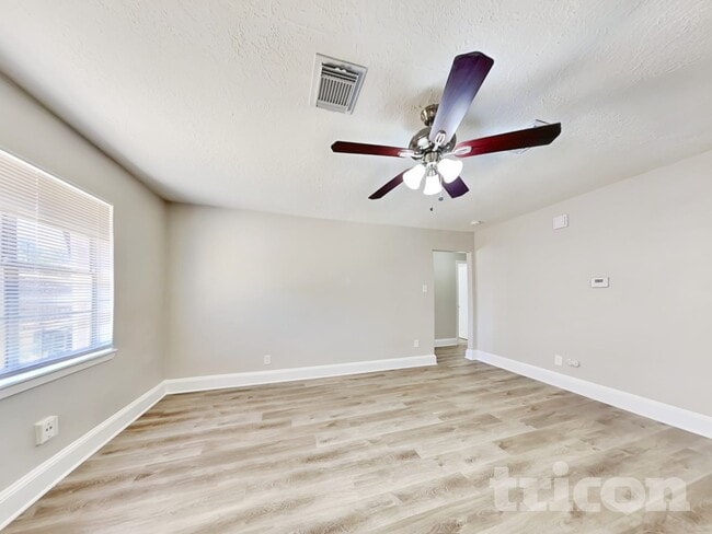 Photo - 4427 Oakside Dr