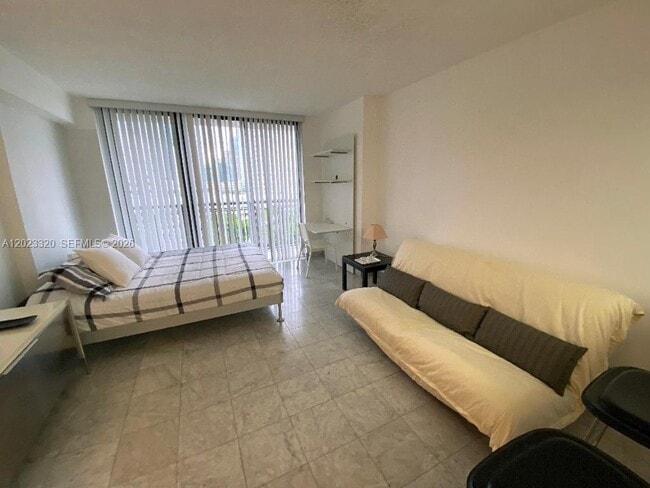 Photo - 540 Brickell Key Dr Unit 913