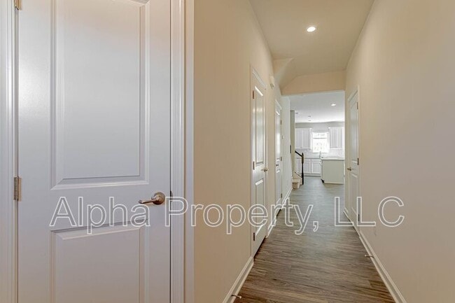 Photo - 522 Huntingdale Pl