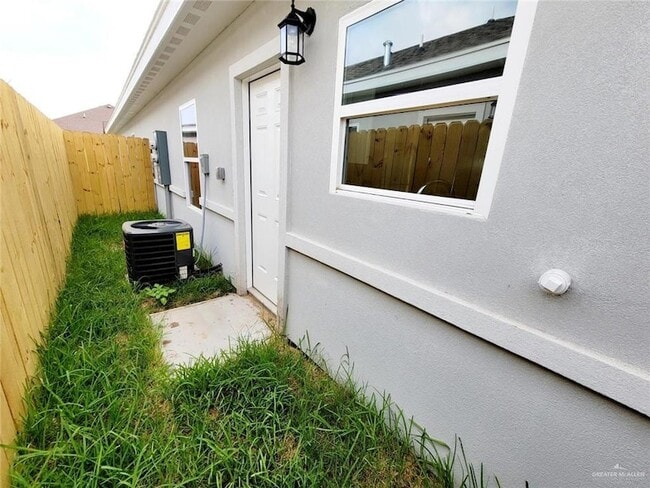 Photo - 2109 Davenport St Unit 3