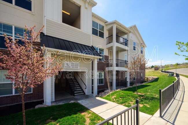 Building Photo - 4336 W 1850 N Unit 1