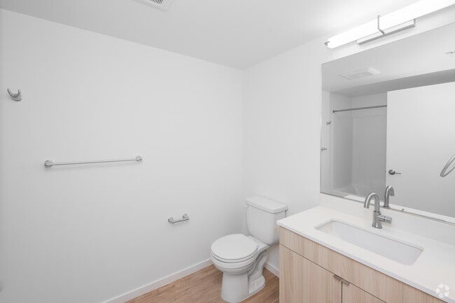Studio - 419SF - Bathroom