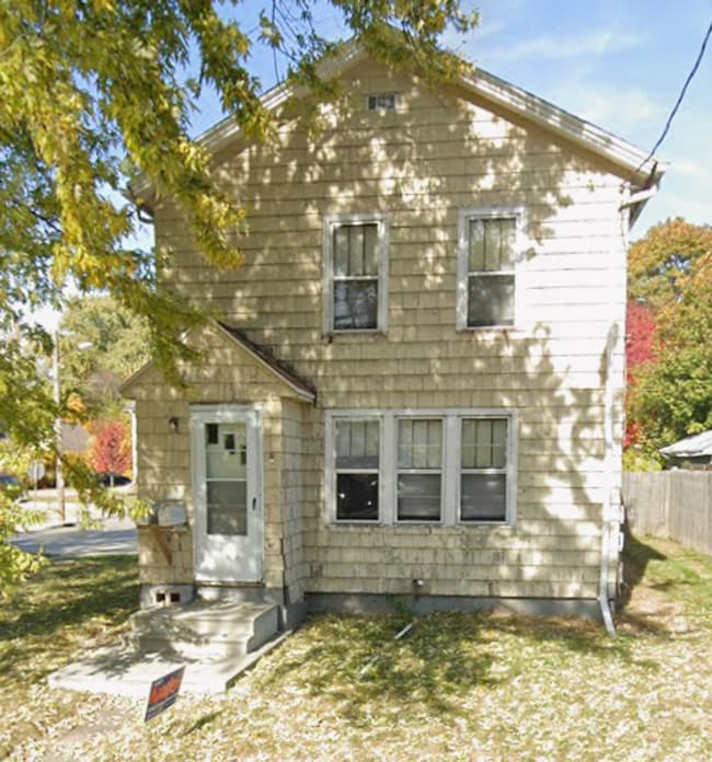 Building Photo - 219 Winneconne Ave Unit Upper