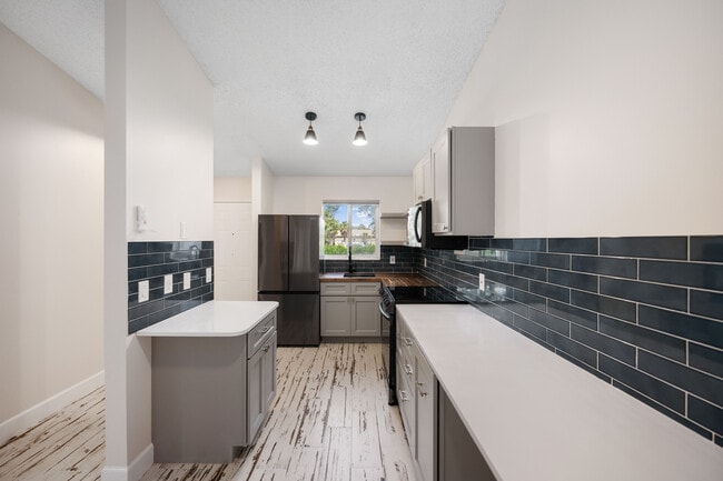 Kitchen 3 - 5214 Stacy St Apartments