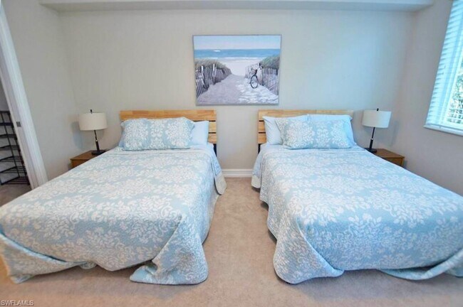 Photo - Beautifully decorated split 2/2 in stunnin...