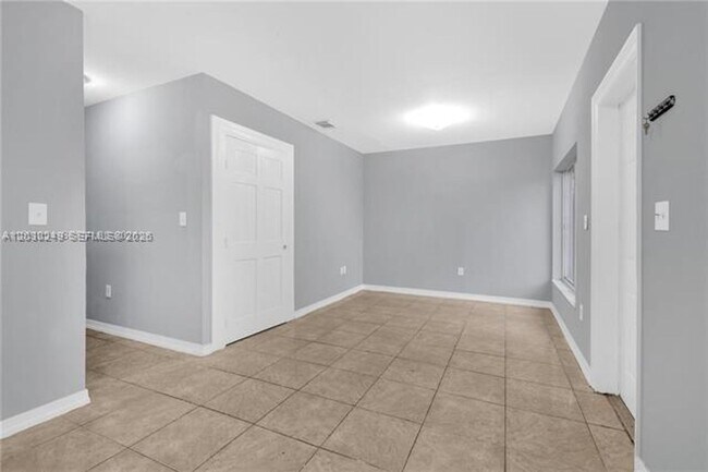 Photo - 2000 NW 27th St Unit 2000 NW 27th St # B