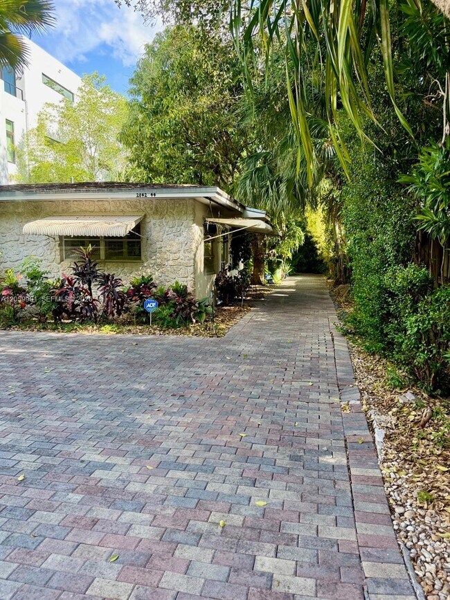 Photo - 2844 Coconut Ave Unidad A