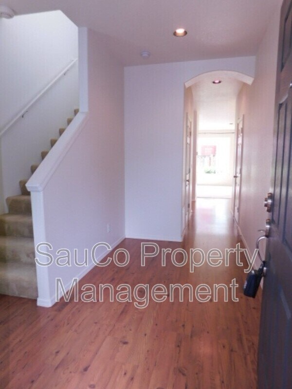 902 SE Portlandia Ave