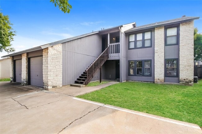 Photo - 1813 Rawhide Dr