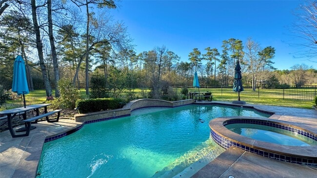 Photo - 15216 Saddlewood Dr