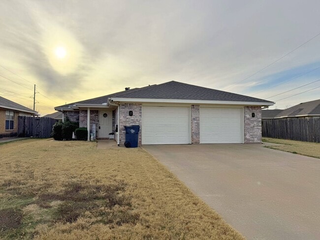 Building Photo - 5426 Ricci St Unit 2