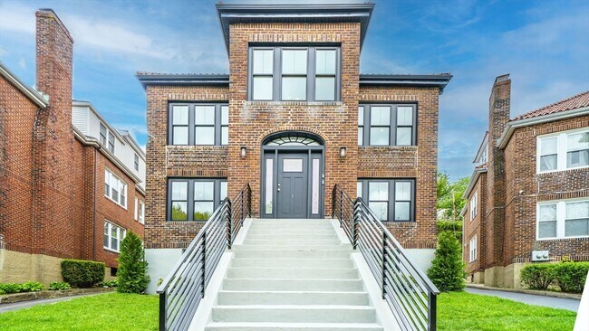 Building Photo - 140 Columbia St Unit 1 Rental