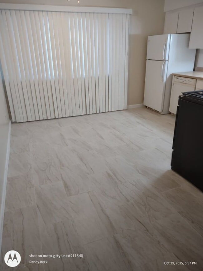 Photo - Spacious 2bd First Floor Apartment in 4-Plex Building Unit #3