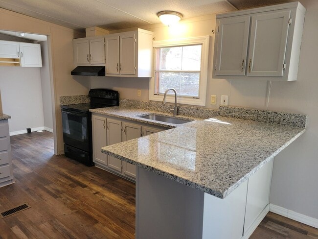 Building Photo - Charming and Peaceful Private Home with Granite Countertops & Wooded Views