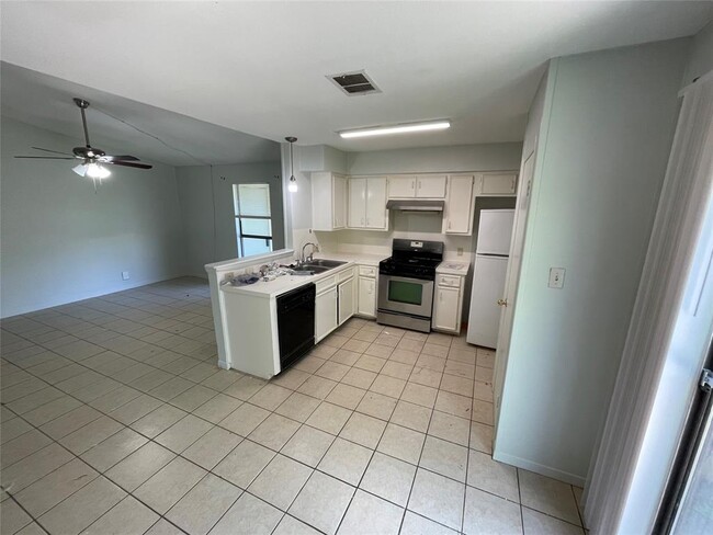 Photo - 2001 Magnolia Dr