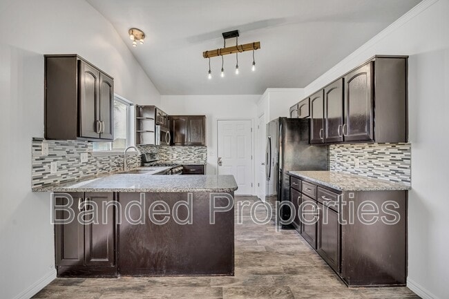 Building Photo - 2052 S Jenny Ln W