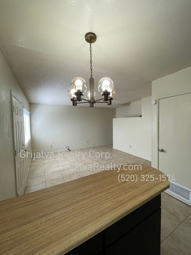 Photo - 1014 E 12th St Unit 1020