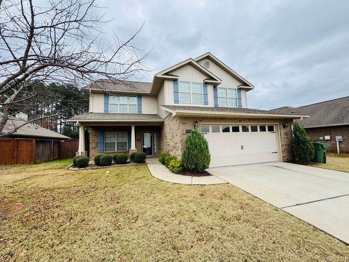 Photo - Amazing Square Footage & Location-with a FENCED YARD