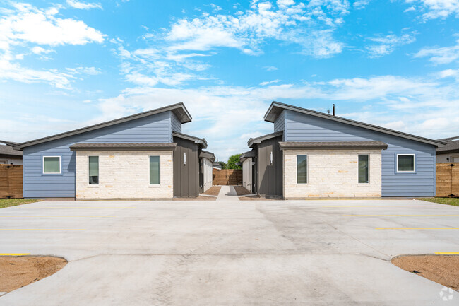 Building Photo - Heron’s Landing Rental