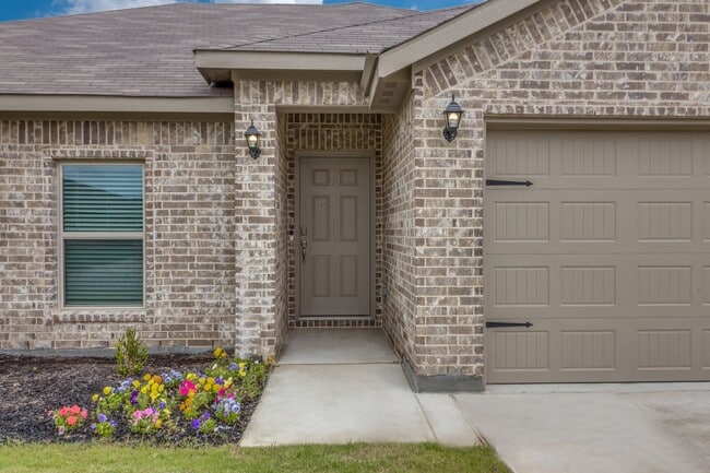 Photo - 2629 Streamside Dr