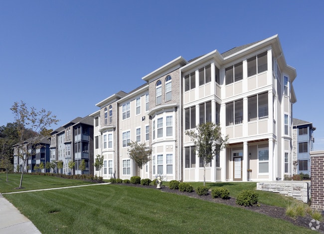 Community - The Ivy Towns + Flats