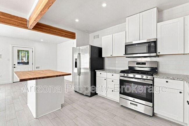Photo - 1128 E Almeria Rd