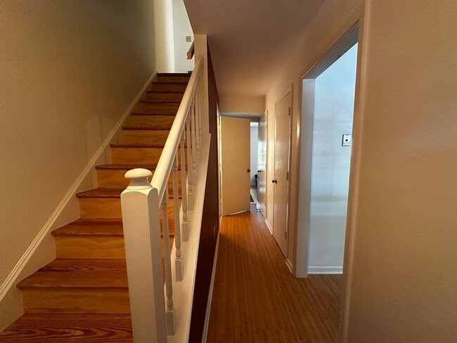 Photo - 113 Sherwood Ct