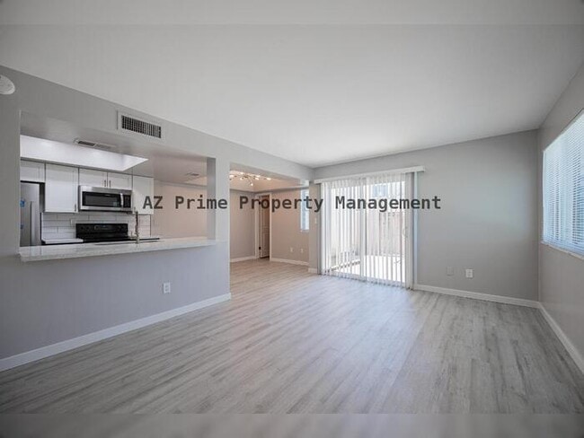 Photo - 4403 E Riverside St