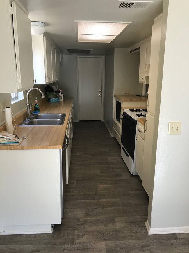 Photo - 440 W Santa Barbara St