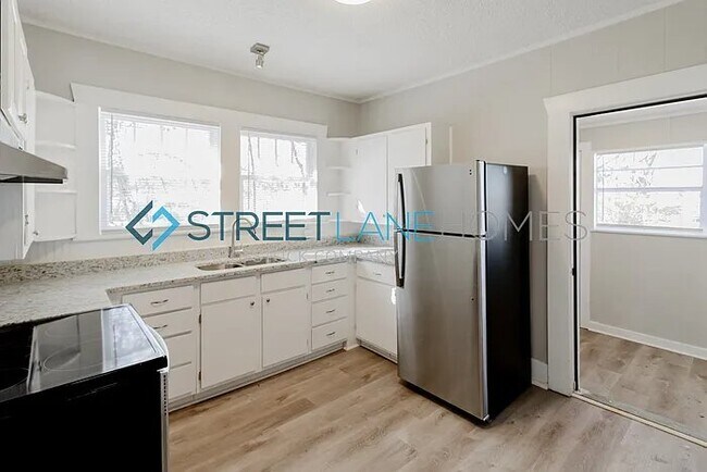 Photo - 1612 Fulton Ave SW