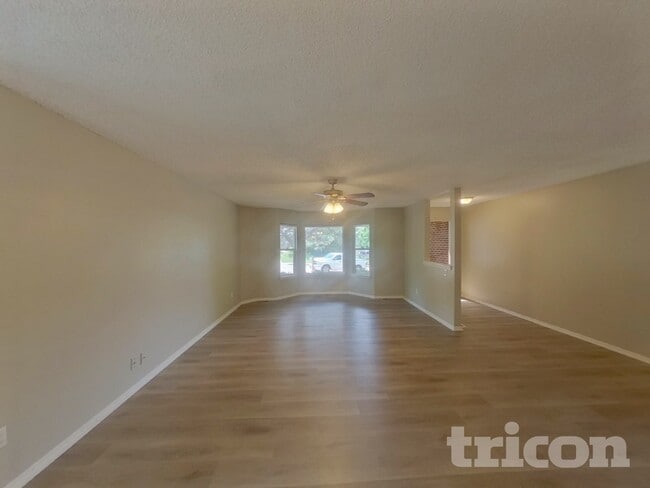 Photo - 6455 Montarbor Dr