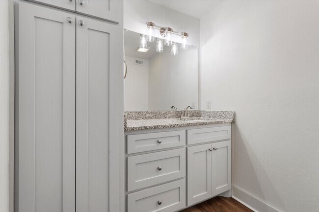 Photo - Updated Amazing Townhome