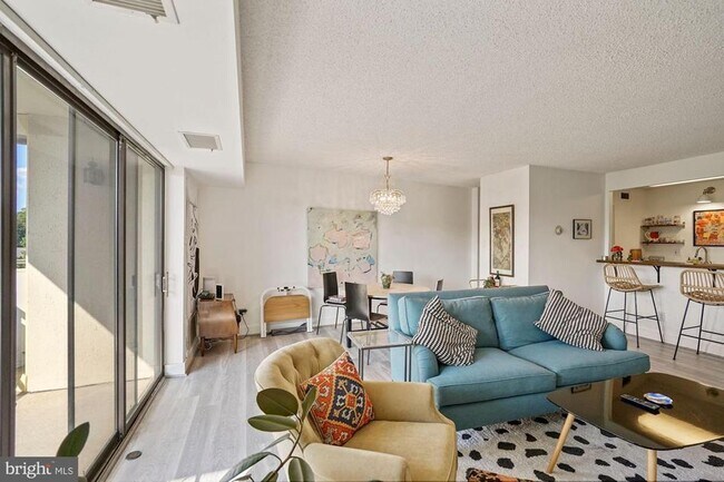 Photo - 5300 Columbia Pike