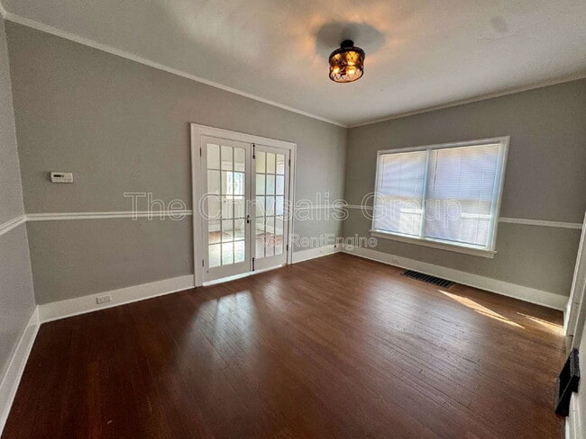 Photo - 224 W Campbell St