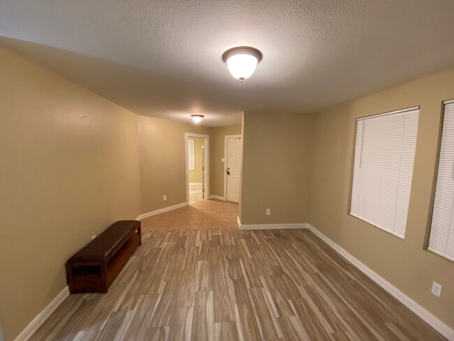 Photo - 513 Paddle Dr