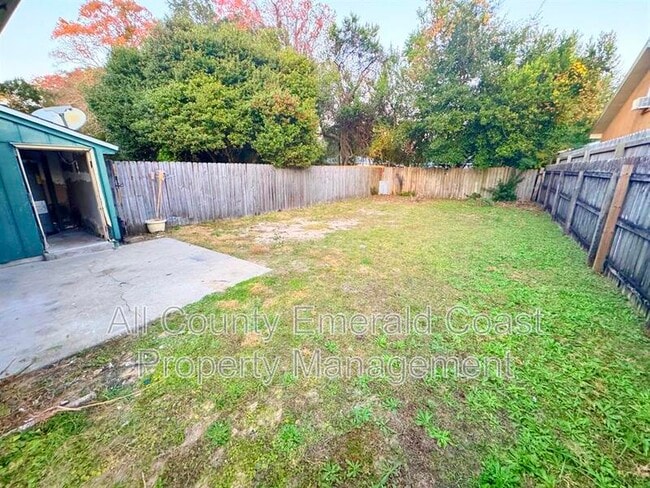 Photo - 875 Fairview Dr