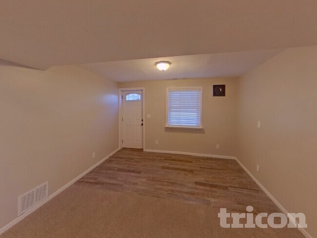 Photo - 16377 Duluth Ave SE