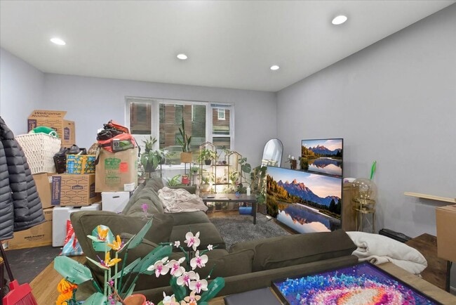 Photo - 518 N May St Unit 1