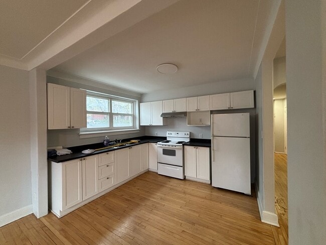 Photo - 3 BED - 1 BATH - OTTAWA - APARTMENT Unit 3 BED
