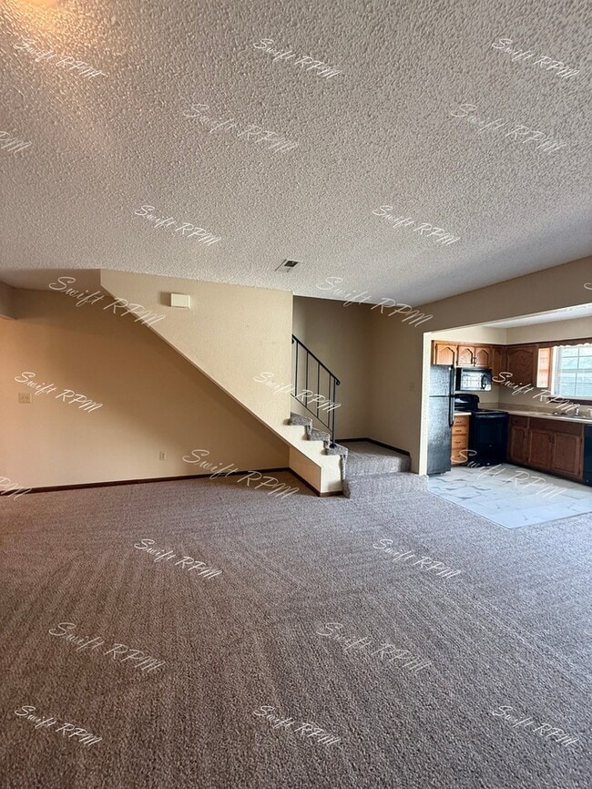 Photo - 527 NE Churchill St